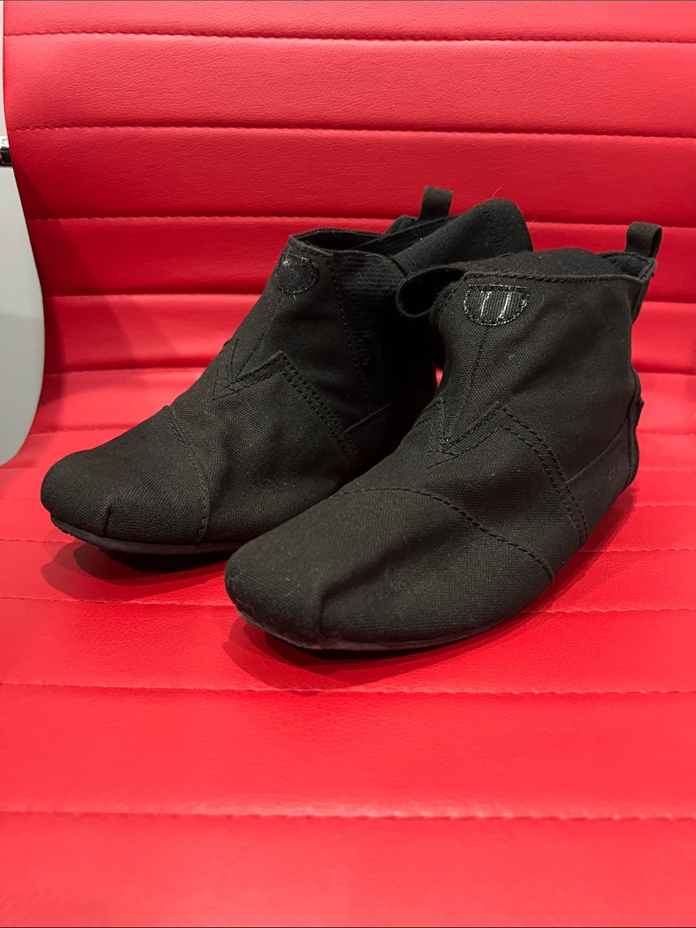 TOMS Wrap Boot - Picture 2 of 10